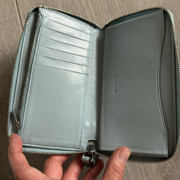 Coach Wallet/wristlet - Picture 3 of 3